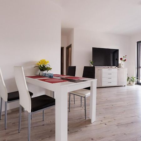Miracle Apartman Pozsony Kültér fotó